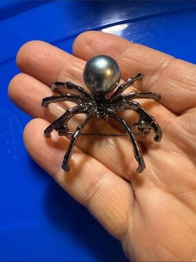 Black Spider Pearl Brooch - Fashion Jewelry